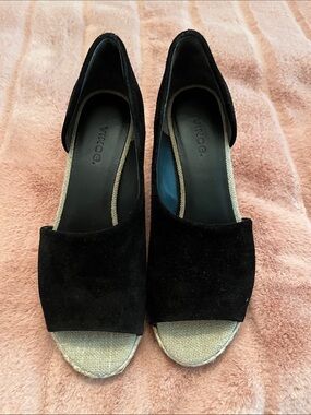 Vince Black Suede Open-Toe Mules with Natural Woven Toe